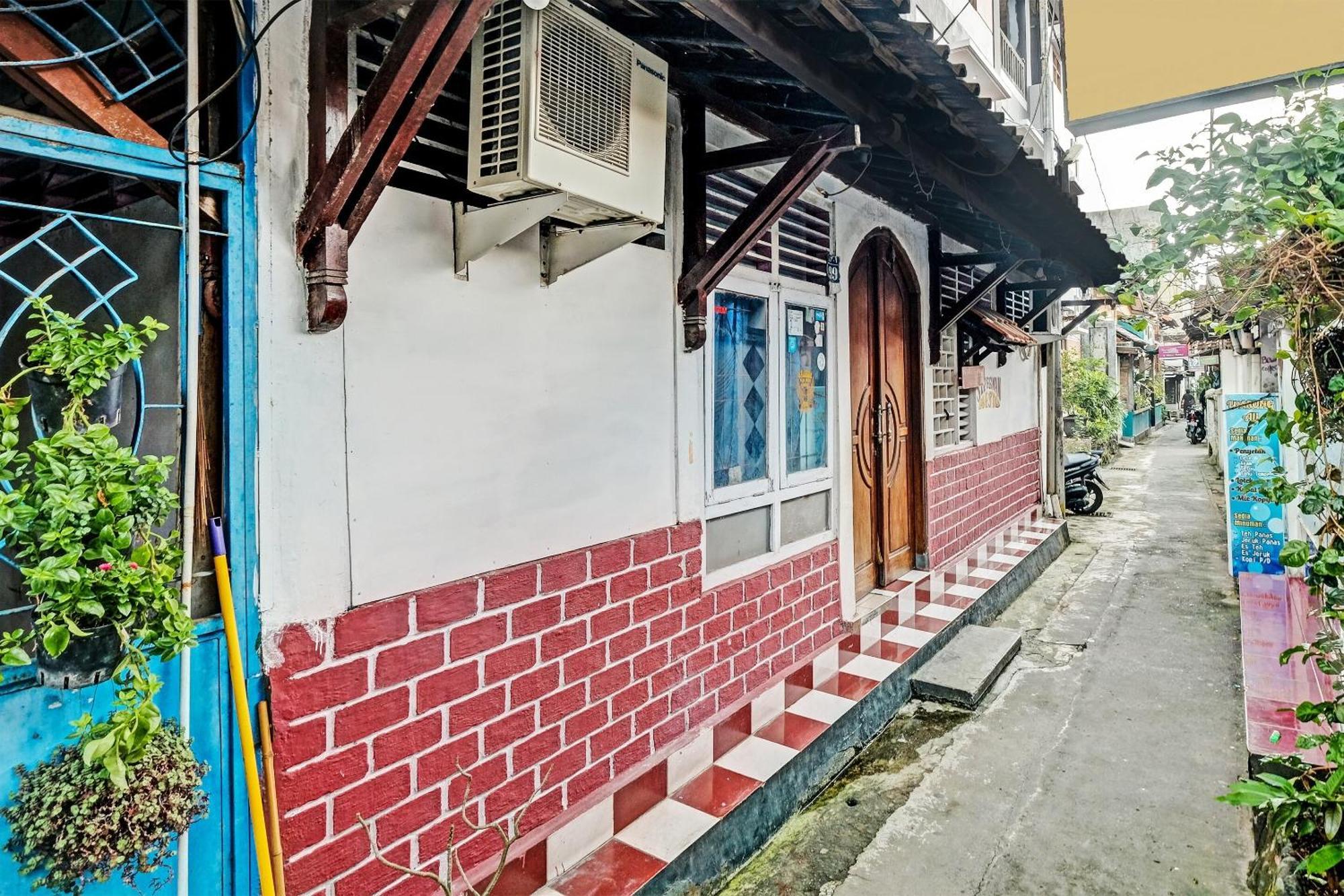 Spot On 91915 Homestay Superman Jogjacarta Exterior foto
