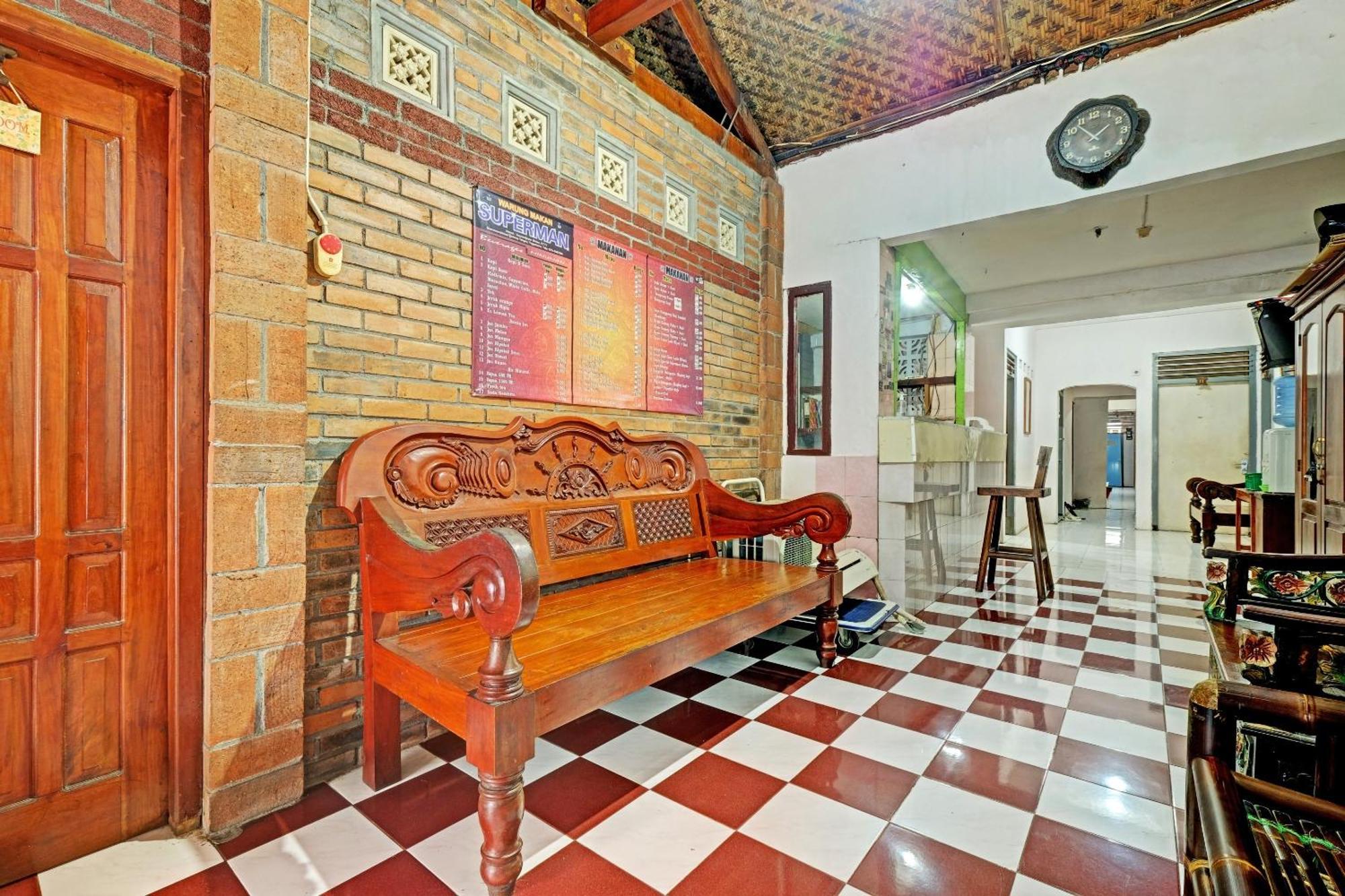 Spot On 91915 Homestay Superman Jogjacarta Exterior foto