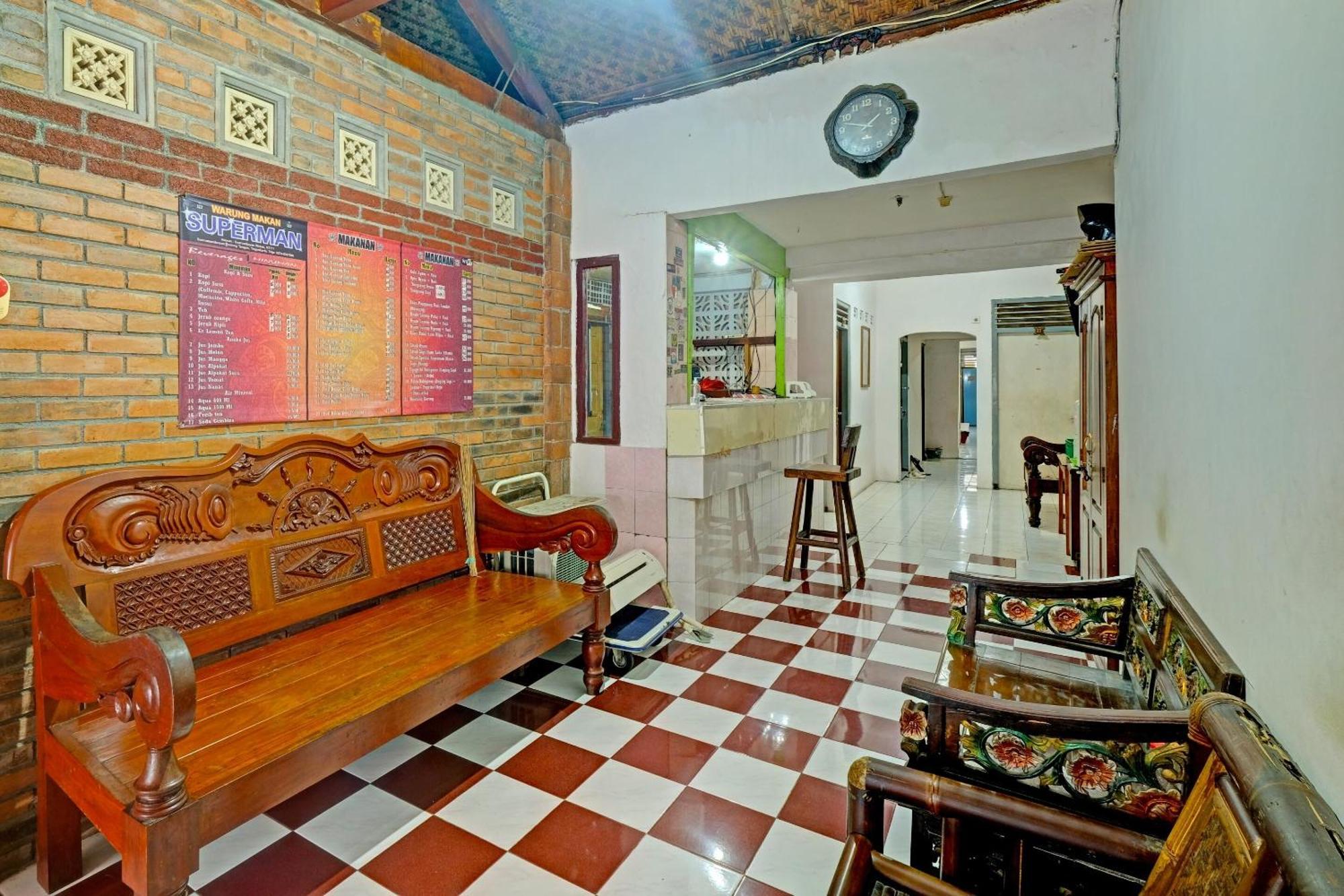 Spot On 91915 Homestay Superman Jogjacarta Exterior foto