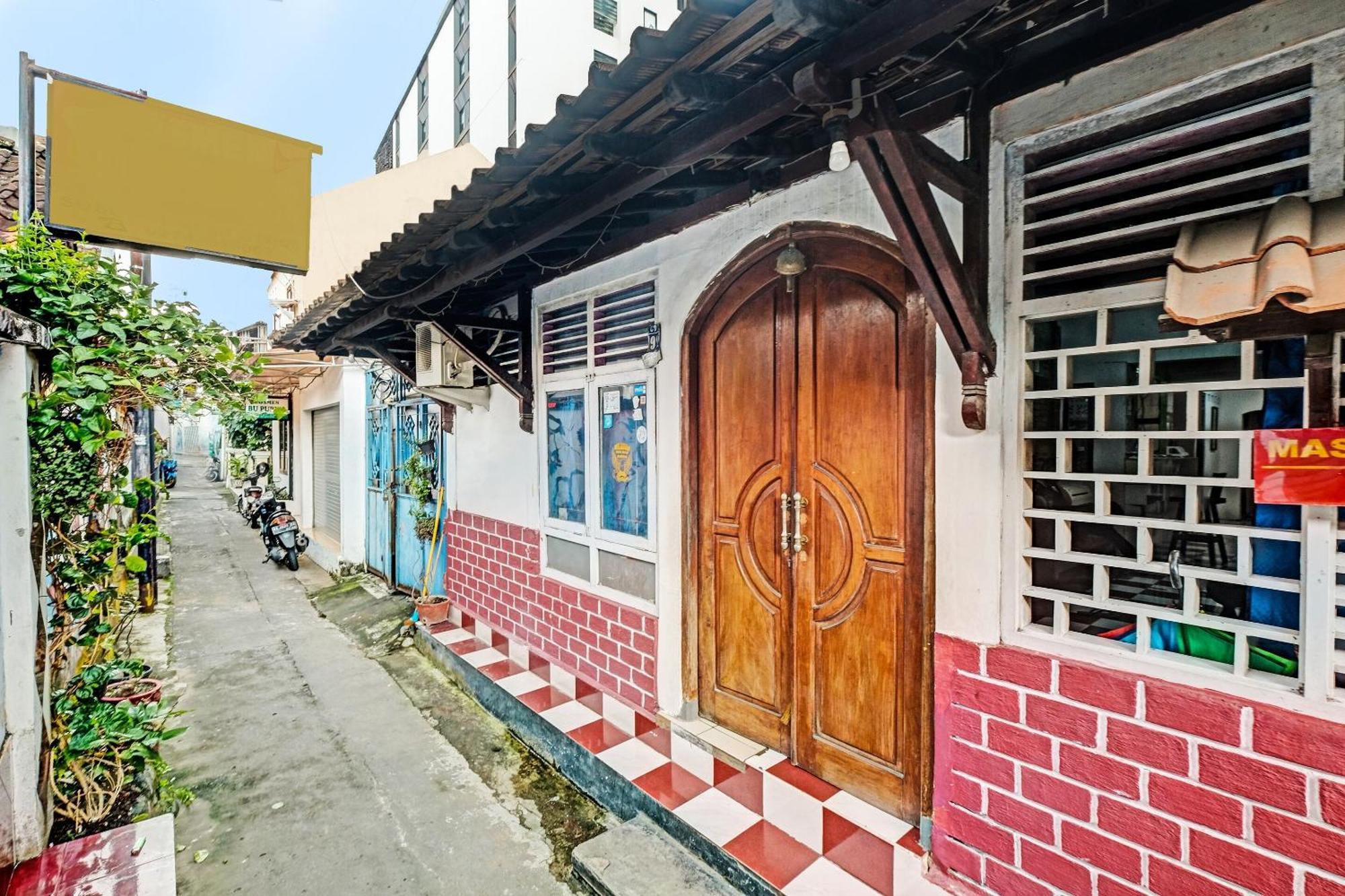Spot On 91915 Homestay Superman Jogjacarta Exterior foto